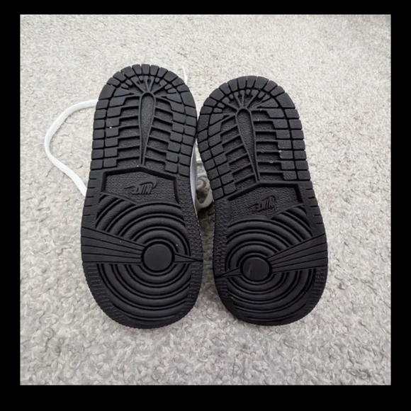 Toddler Nike Air Jordan Mid Green White Sneakers - Picture 13 of 15